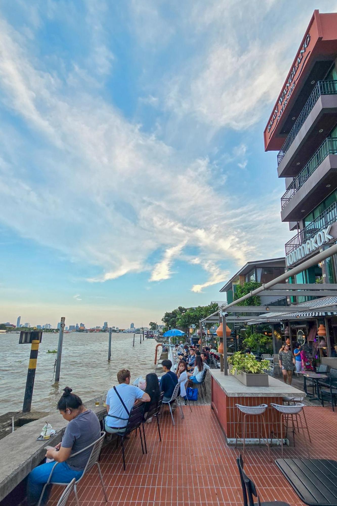 Baan Wanglang Riverside, Bangkok Extérieur photo